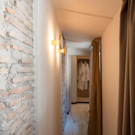 Colonna Del Corso Gasthuis Rome