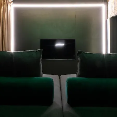 Colonna Del Corso Gasthuis 4*