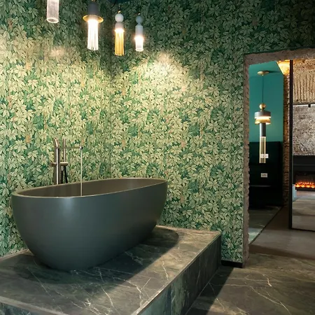 Colonna Del Corso Gasthuis 4*