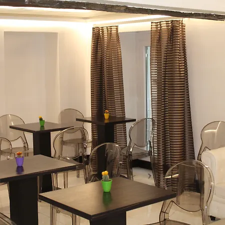 בית הארחה Colonna Del Corso