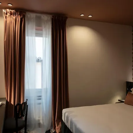 Colonna Del Corso Pensjonat Rzym