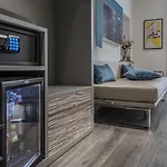 Colonna Suite Del Corso Pensionat 4*