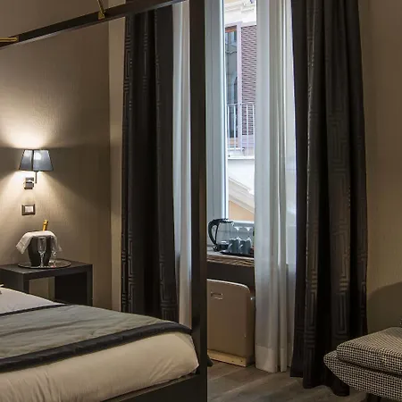 Гостевой дом Colonna Del Corso 4*