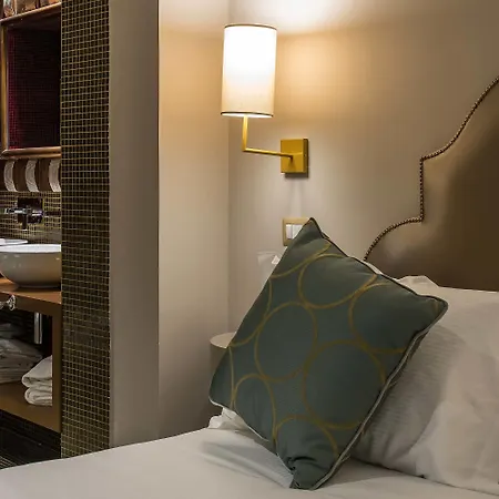 Colonna Del Corso Гостевой дом Рим